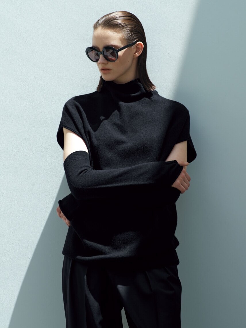 ENFOLD☆ 2023AW SKIN VEST ☆ブラック 肌寒い春先にも♪ ENFOLD☆ 2023AW SKIN VEST ☆ブラック 肌寒い春先にも♪