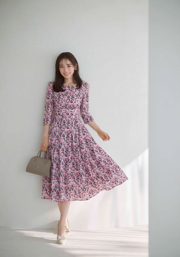 TOCCA】泉里香が魅せる、華やぎある毎日の装い。 | ファッション通販