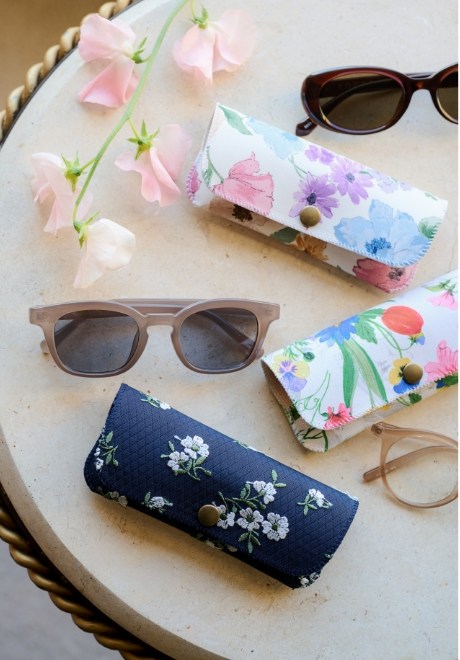 Big chic grace in light