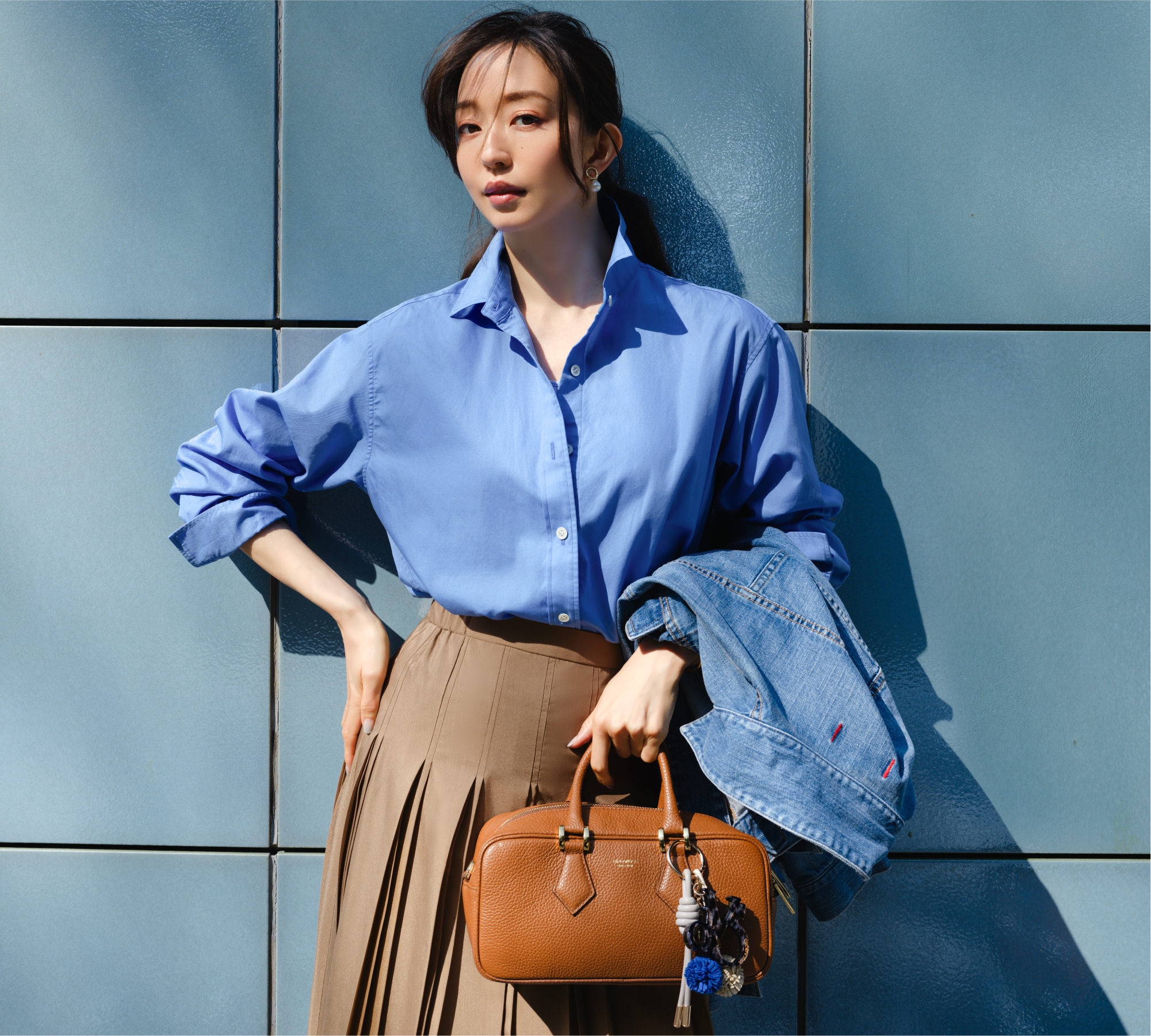 23区 シャツ ブルーグラデーション コーデ1