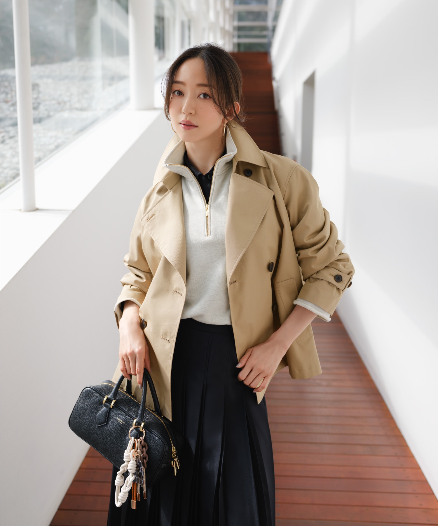 23区 ショートトレンチコート カジュアルコーデ