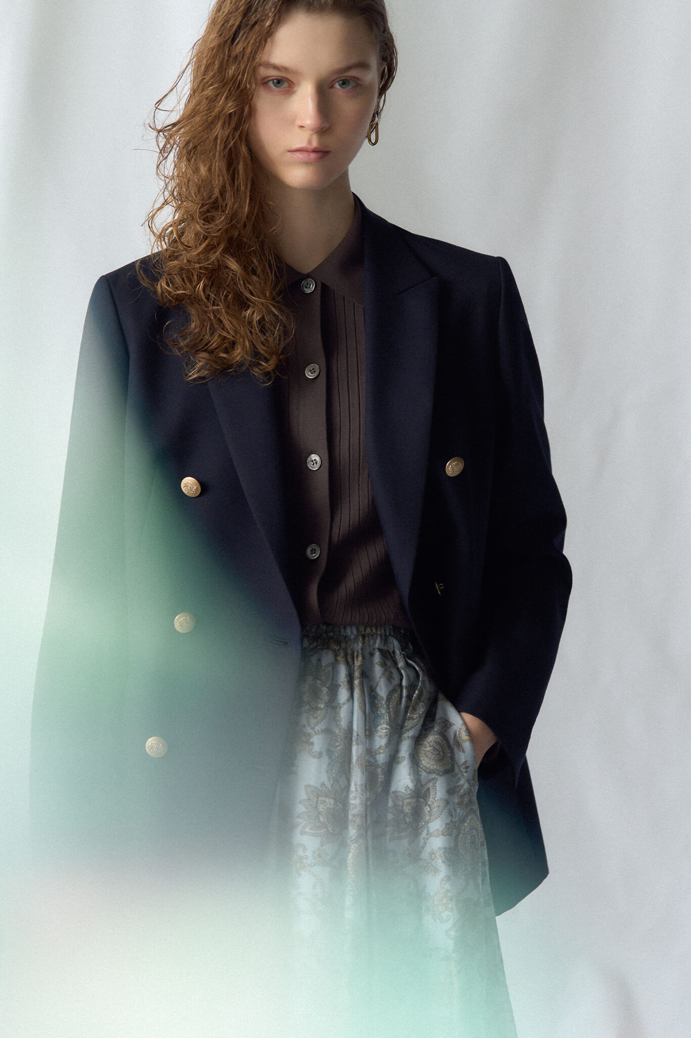 LOOK 02