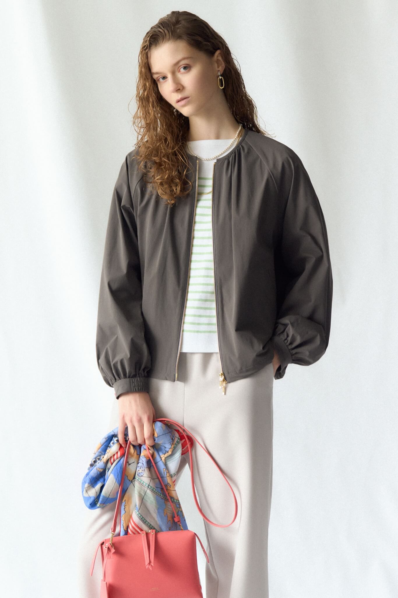LOOK 02