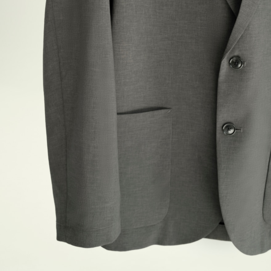 グレーのジャケット