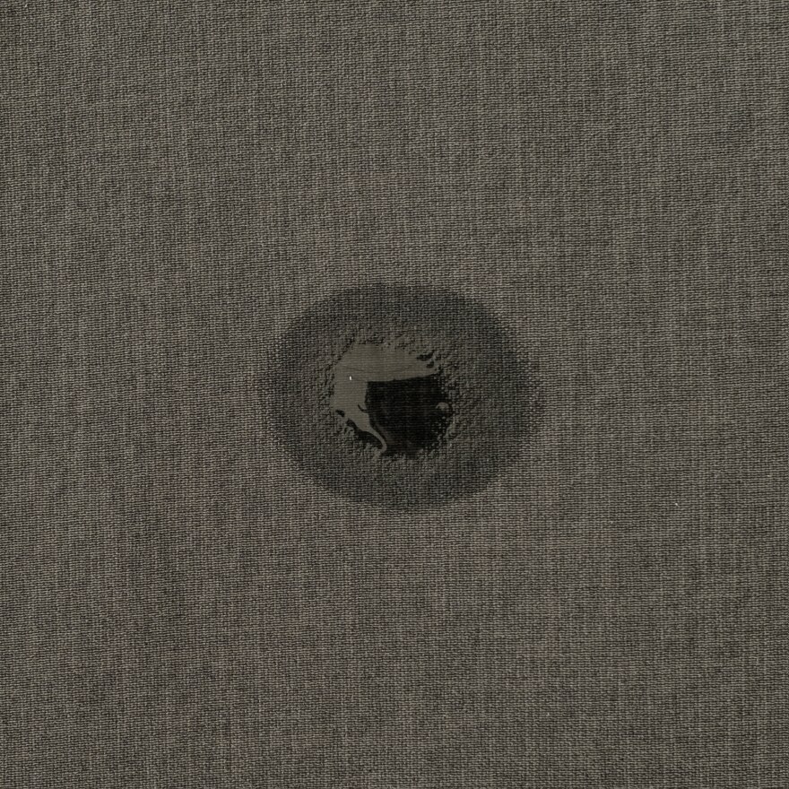 水を吸水する生地