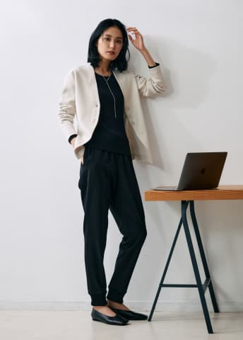 ダークキャメルで「大人カジュアル」