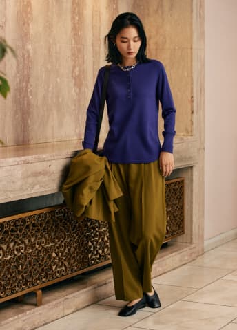 ダルブルーで「辛口フェミニン」