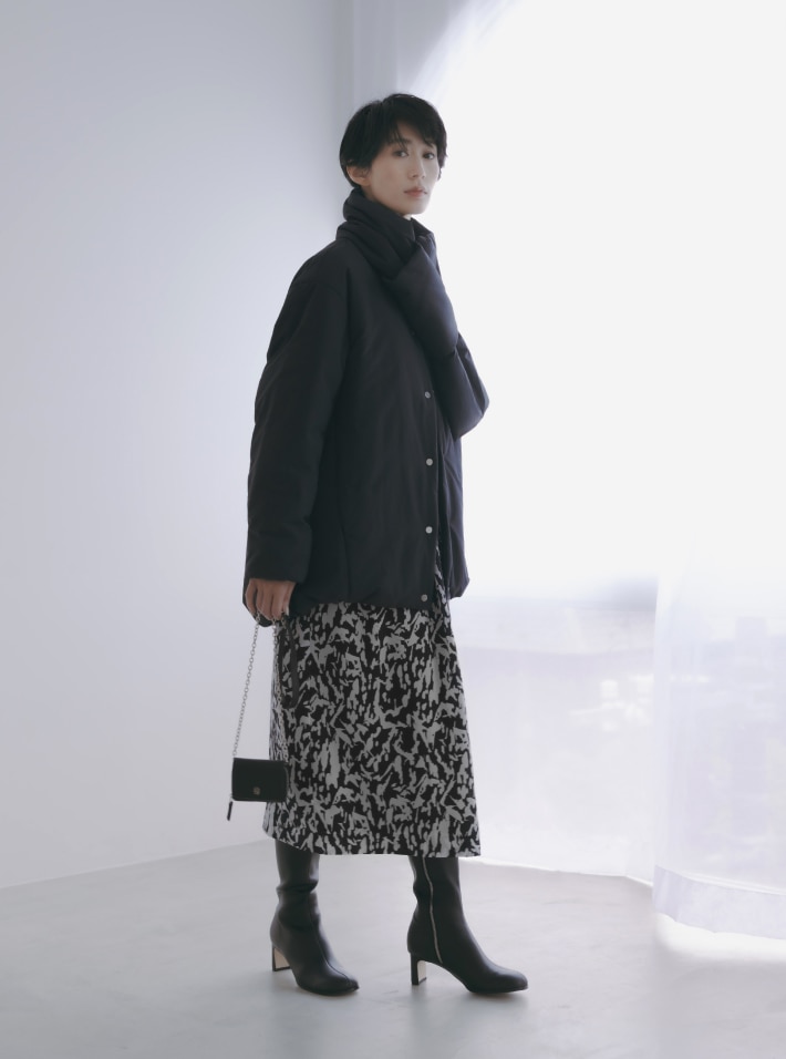 カジュアルを更新する トレンドの“透け感”トップス