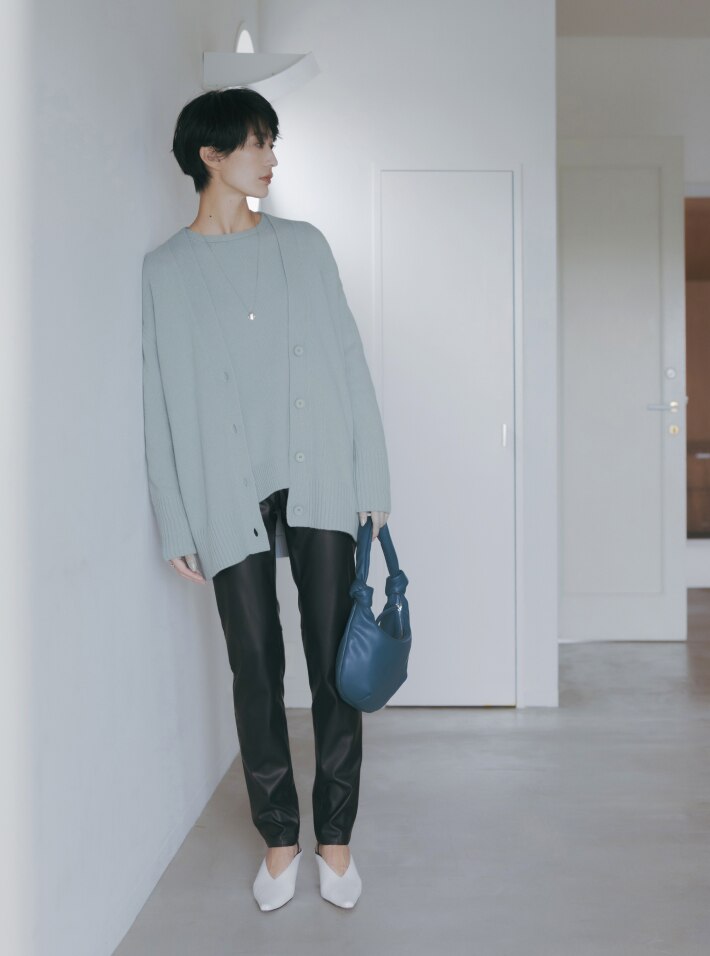 カジュアルを更新する トレンドの“透け感”トップス