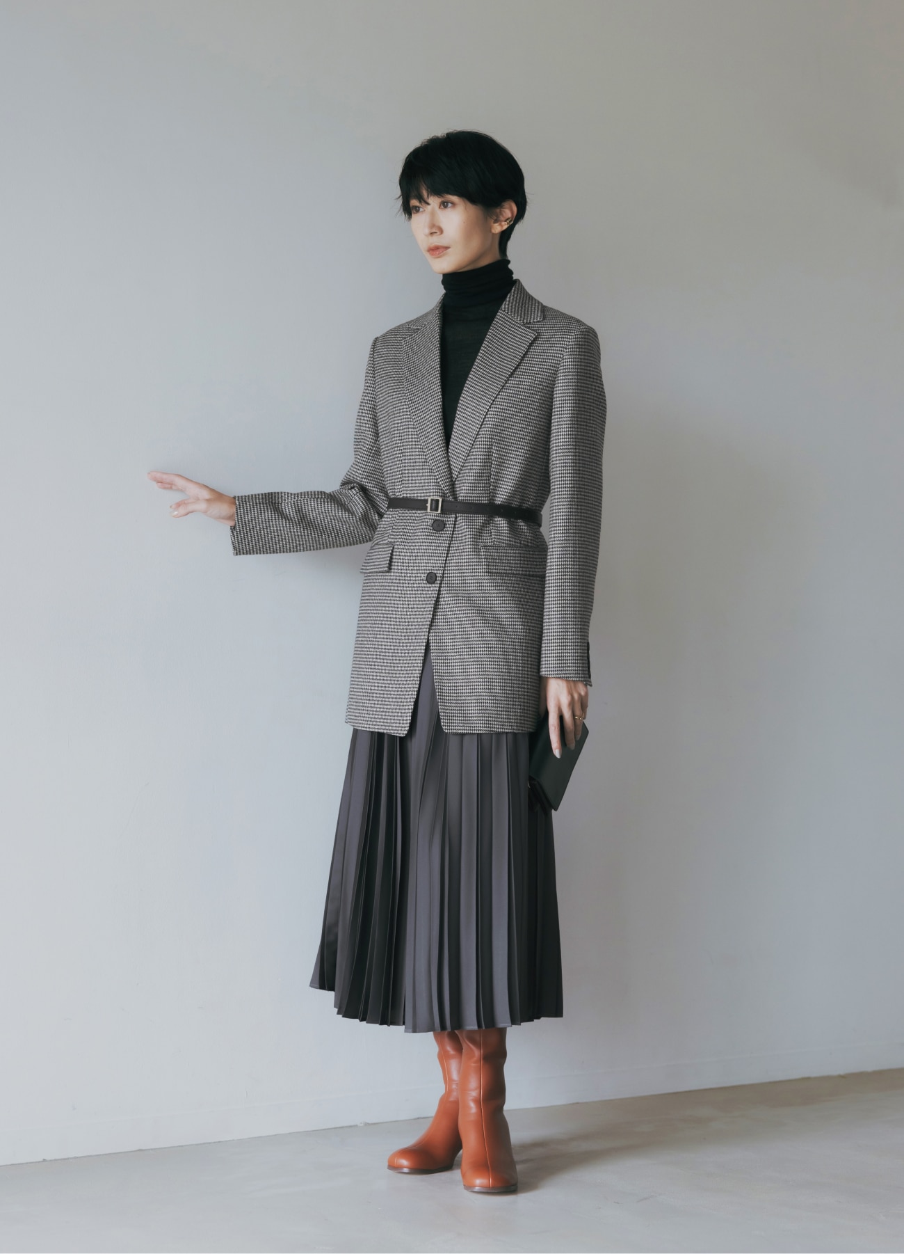 カジュアルを更新する トレンドの“透け感”トップス