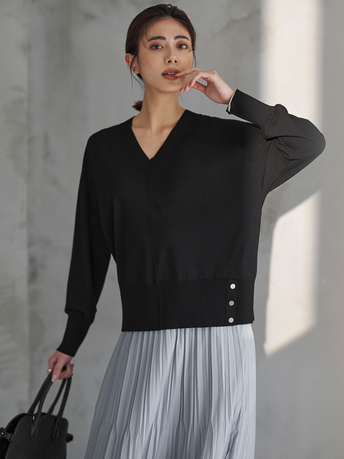 V Neck Knit 着用イメージ