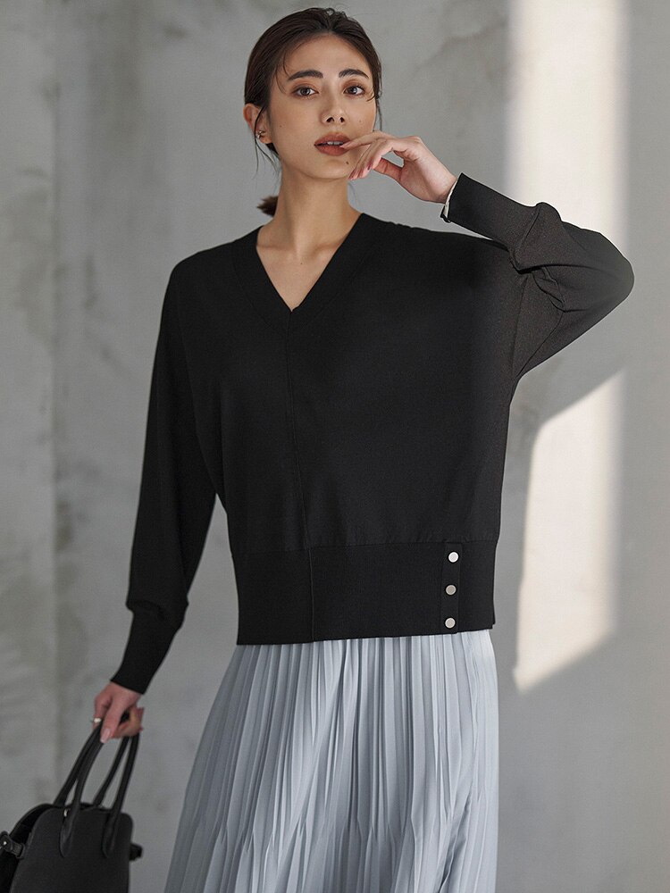 V Neck Knit 着用イメージ