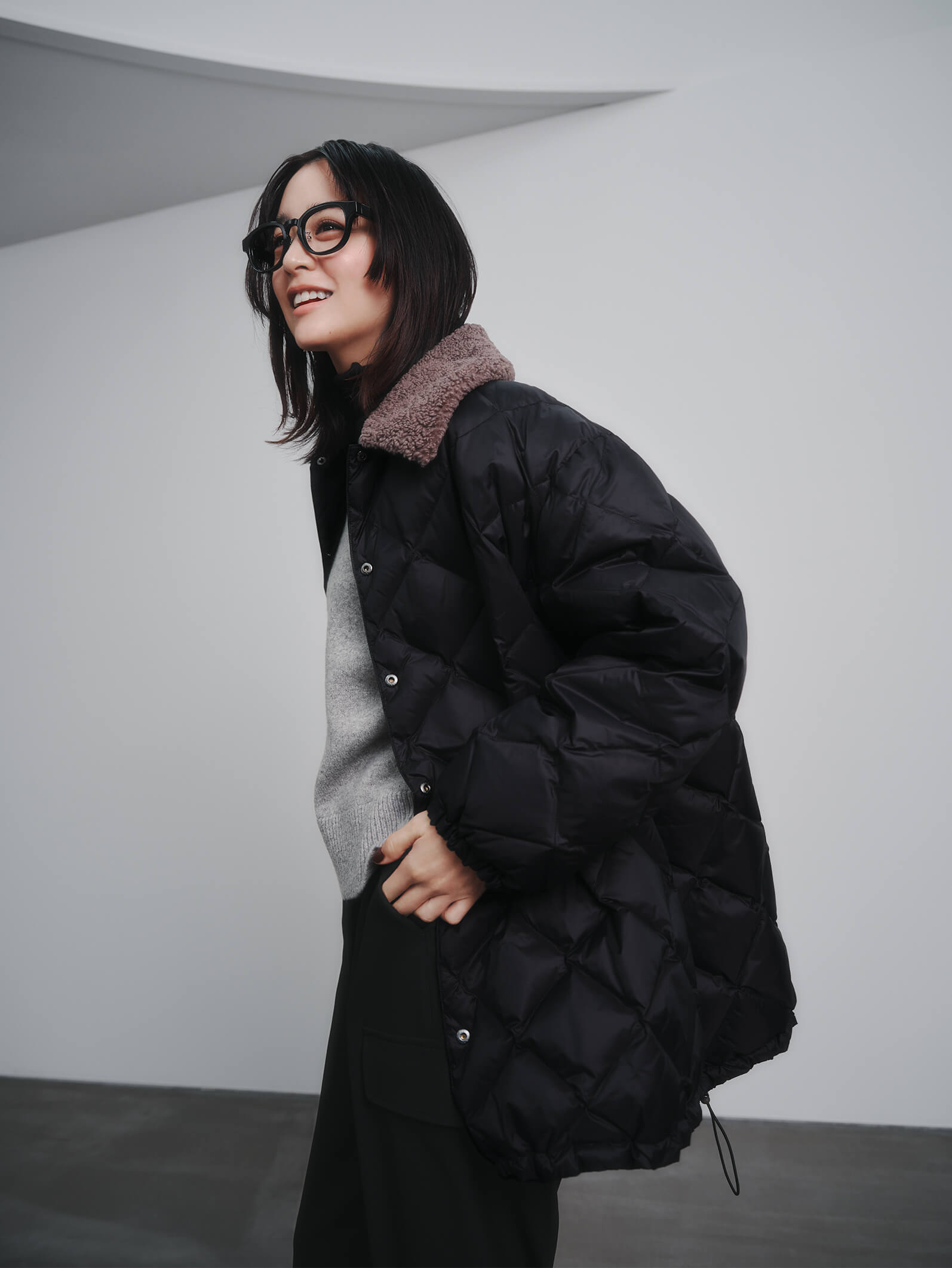 山本美月が着こなす「UNFILOのTAIONコラボダウン4選」