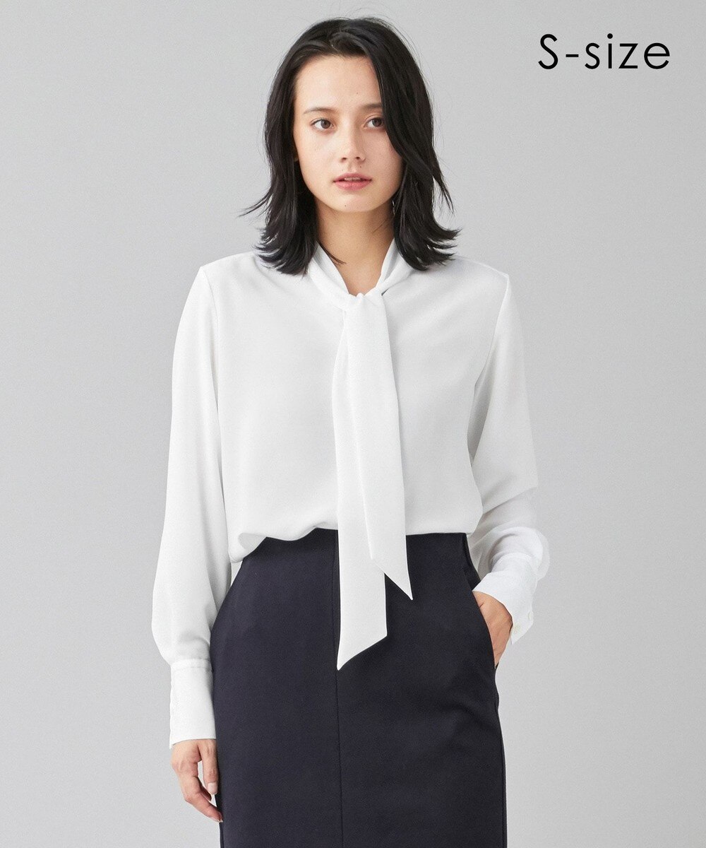 【オンワード】 BEIGE,>トップス 【S-size】OLIVE / ボウタイブラウス Sax 32 レディース 【送料無料】