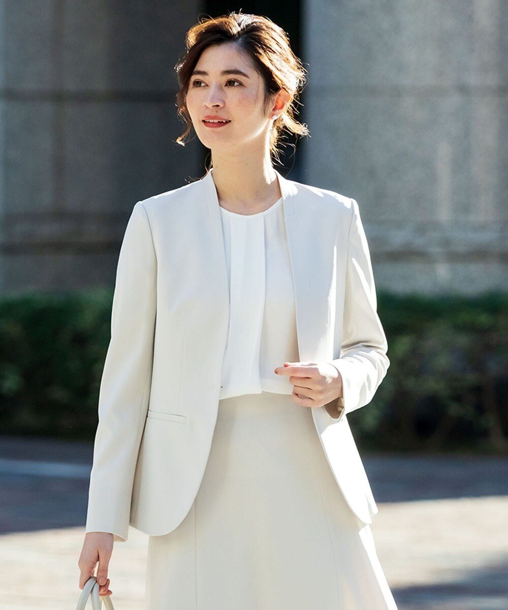 卒業式にパンツスーツで参列したい母親のフォーマルマナーと今どきコーデ