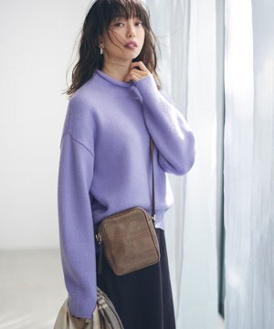 カシミヤブレンドバルキー ロールネックニット