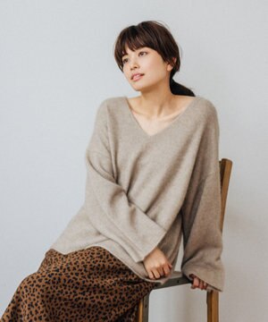 【洗える】ヘアリーラクーンVネックニット