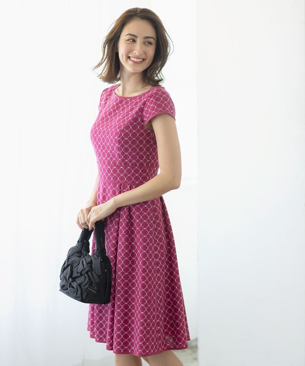 【クローバー】TOCCA ドレス クリーム 総刺繍花柄 150 & パニエ クローバー】TOCCA ドレス クリーム 総刺繍花柄 150 & パニエ