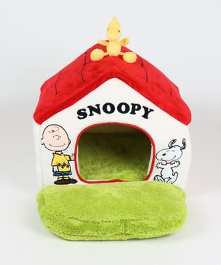 犬用品 ペットグッズ ハウス ベッド ペットパラダイス ペット ベッド スヌーピー 赤い屋根のハウス 小 お庭付き 猫 小型犬 介護 ふわふわ 通年 夏 秋 冬 クッション ソファ カドラー おしゃれ 室内 ドーム キャラクター Pet Paradise ファッション通販 公式通販