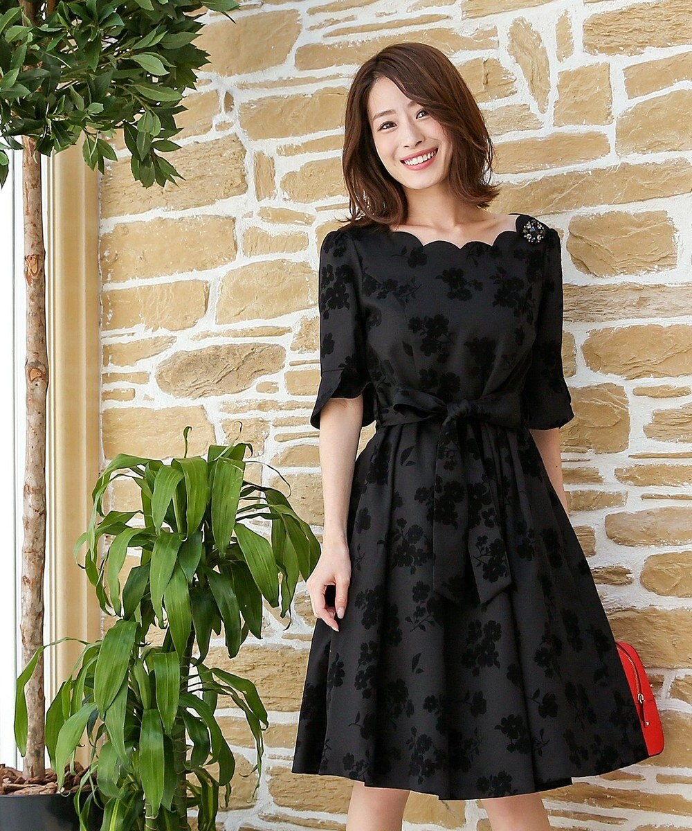 大人可愛いフラワースカラップワンピース Tiaclasse ファッション通販 公式通販 オンワード クローゼット