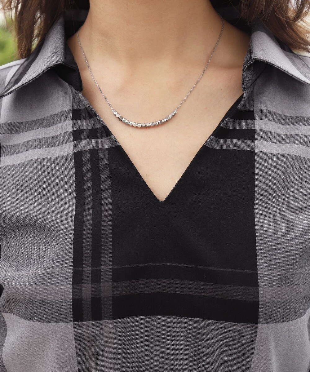 【日本製】華奢で上品な、メタルストーンショートネックレス