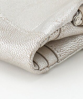 UNBILLION perche エアリーゴート外がま口2つ折り財布 シルバー