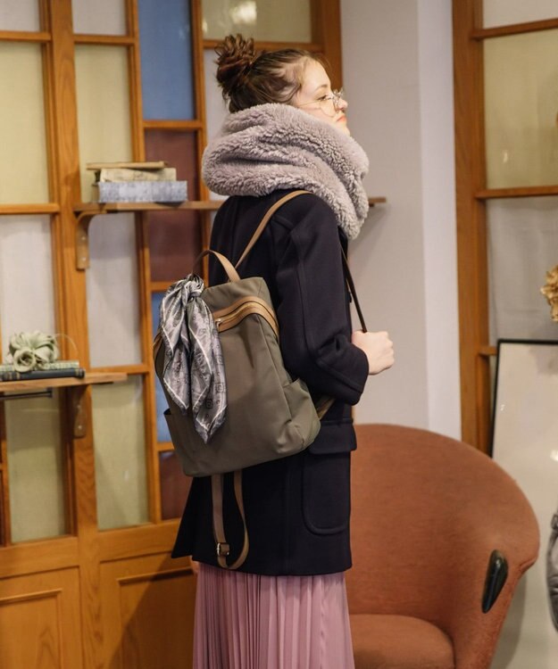 UNBILLION 【テレビ ドラマ着用アイテム】cachecache スカーフ付きファスナーリュック グレーオーク