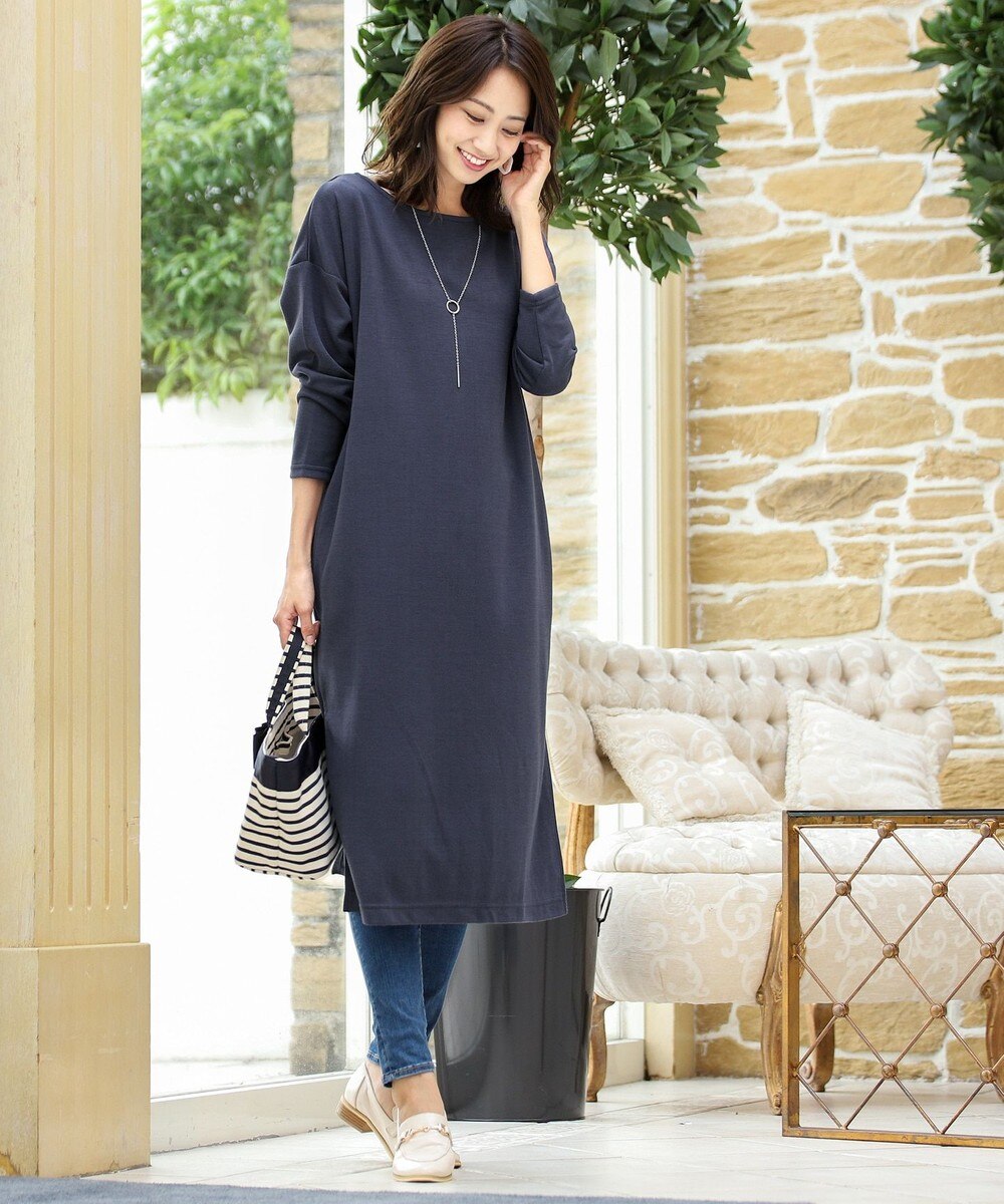 注目の商品 オンワード Tiaclasse ワンピース 洗える 後ろジップダンボールニットワンピース ネイビー M レディース かいこみ