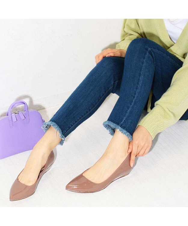 MODE ET JACOMO <MODE ET JACOMO>【全天候対応】ポインテッドウェッジソールレインパンプス ベージュエナメル