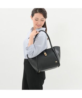 LA BAGAGERIE ひねり金具レザートート Mサイズ ブラック