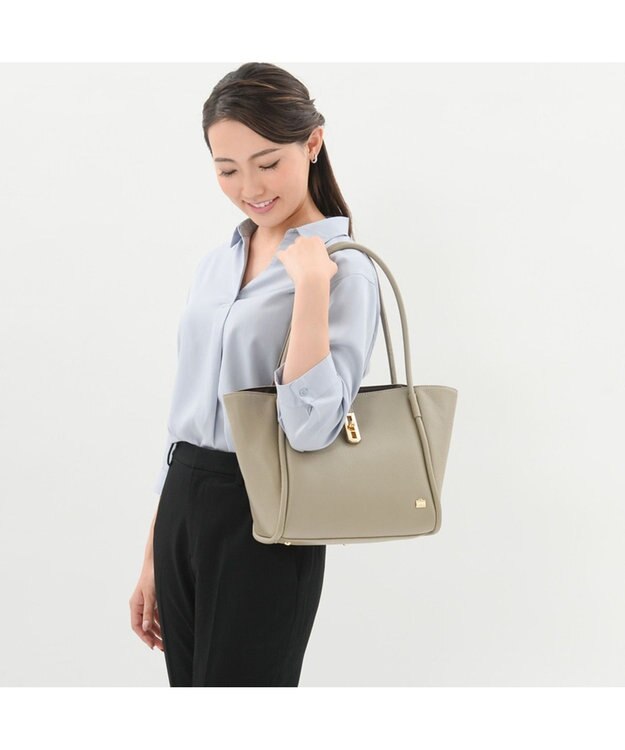 LA BAGAGERIE ひねり金具レザートート Mサイズ グレージュ