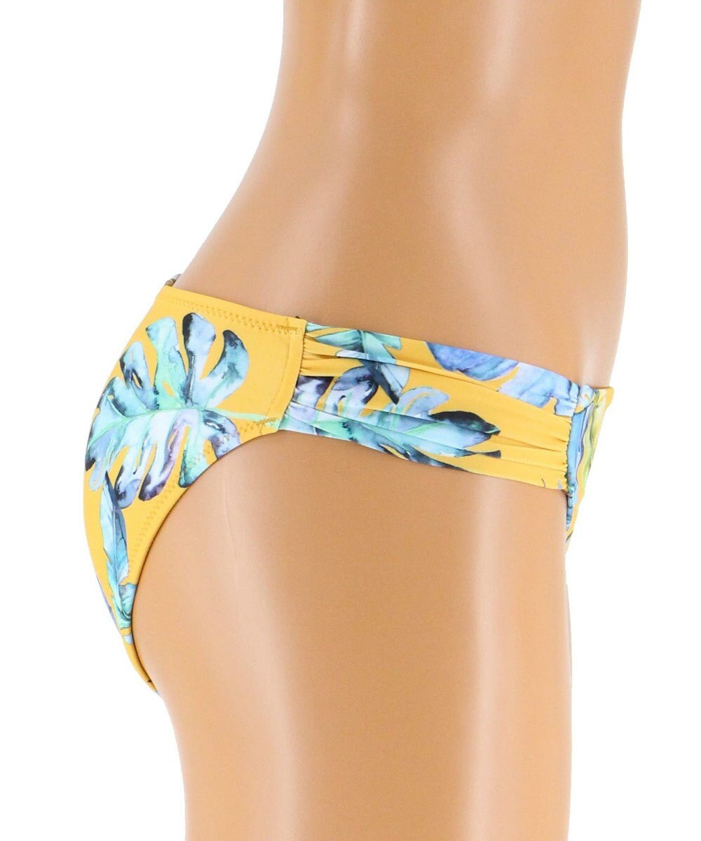 San-ai Resort（サンアイリゾート）】 ハイネックフレアノンワイヤービキニ