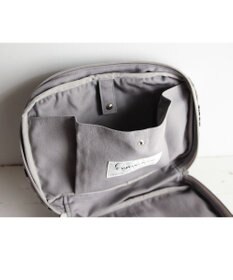 AND WOOL 花タイル ポーチ