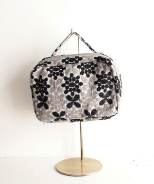 AND WOOL 花タイル ポーチ