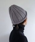 AND WOOL 〈上質な素材と手仕事から生まれた優しいニット〉ウールのリブ編みニット帽子