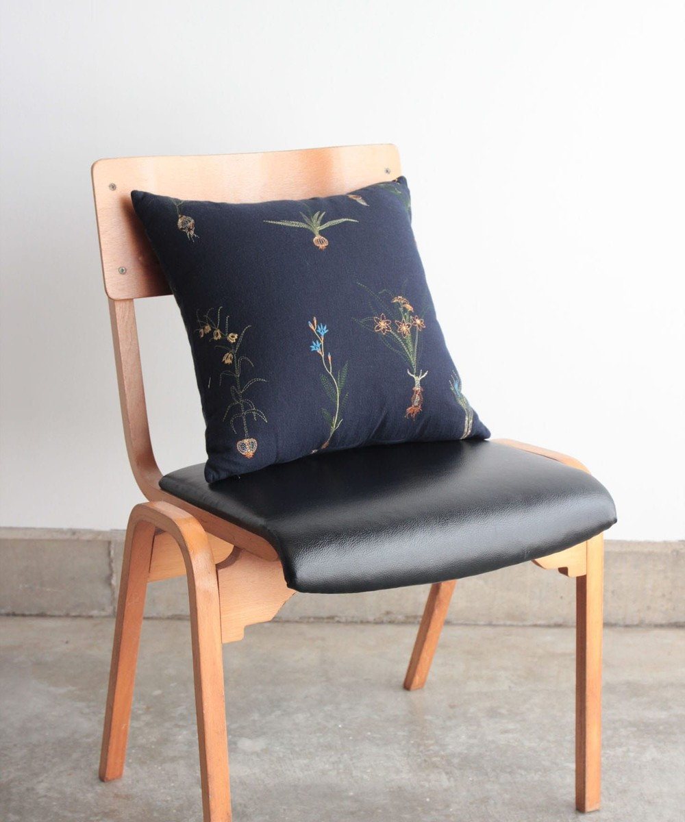 球根花の刺繍クッション And Wool ファッション通販 公式通販 オンワード クローゼット 球根花の刺繍クッション And Wool ファッション通販 公式通販 オンワード クローゼット