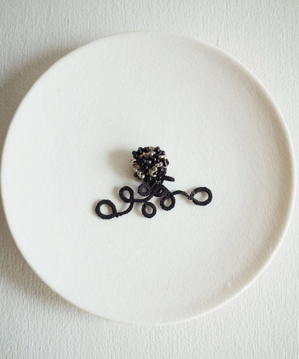 タティングレースとチェコビーズのブローチ And Woolファッション通販 公式通販 オンワード クローゼット