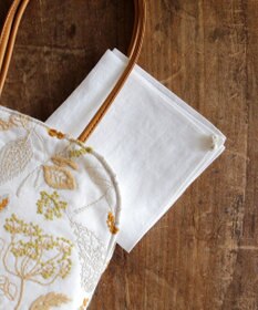 AND WOOL 〈フォーマルシーンにもギフトにもお勧めな上質素材〉フレンチリネンのハンカチ（ビーズモチーフ）