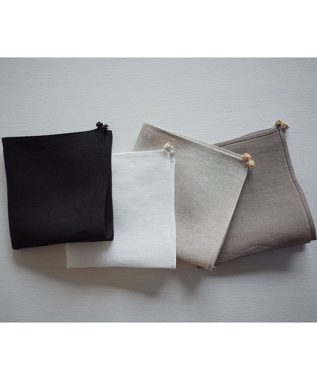 AND WOOL 〈フォーマルシーンにもギフトにもお勧めな上質素材〉フレンチリネンのハンカチ（ビーズモチーフ） ベージュ
