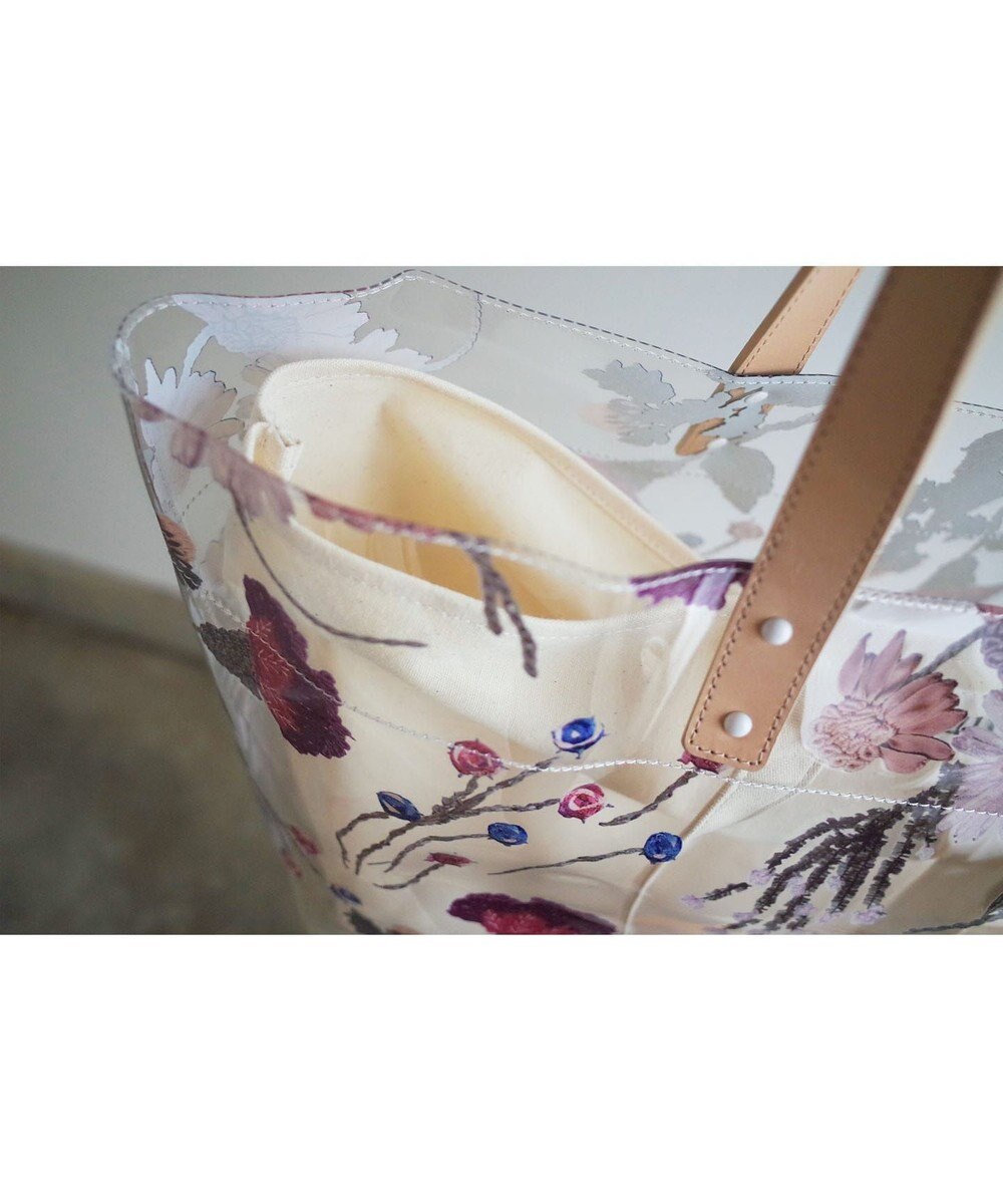 2WAY〉〈A4サイズOK〉色糸花刺繍模様 ビニール生地 牛革ハンドル