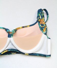 San-ai Resort（三愛水着楽園） 【SALE】【Coral veil】Lily Garden　ノンワイヤーダブルアップ ビキニ M1/M2/L1