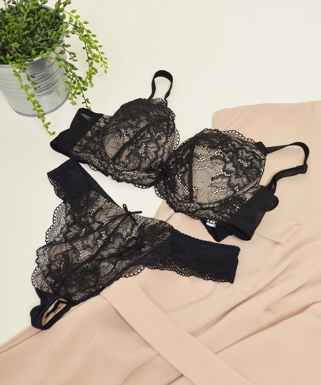 BRADELIS New York 【BRADELIS New York / 育乳ブラ・STEP2 寄せる】ベルブラ 脇高設計と前浅ワイヤーですっきり整え女性らしいバストを作るブラ 補整ブラ ブラック