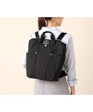 LANVIN en Bleu LANVIN en Bleu ランバンオンブルー ジュール リュックサック ポーチ付 ブラック