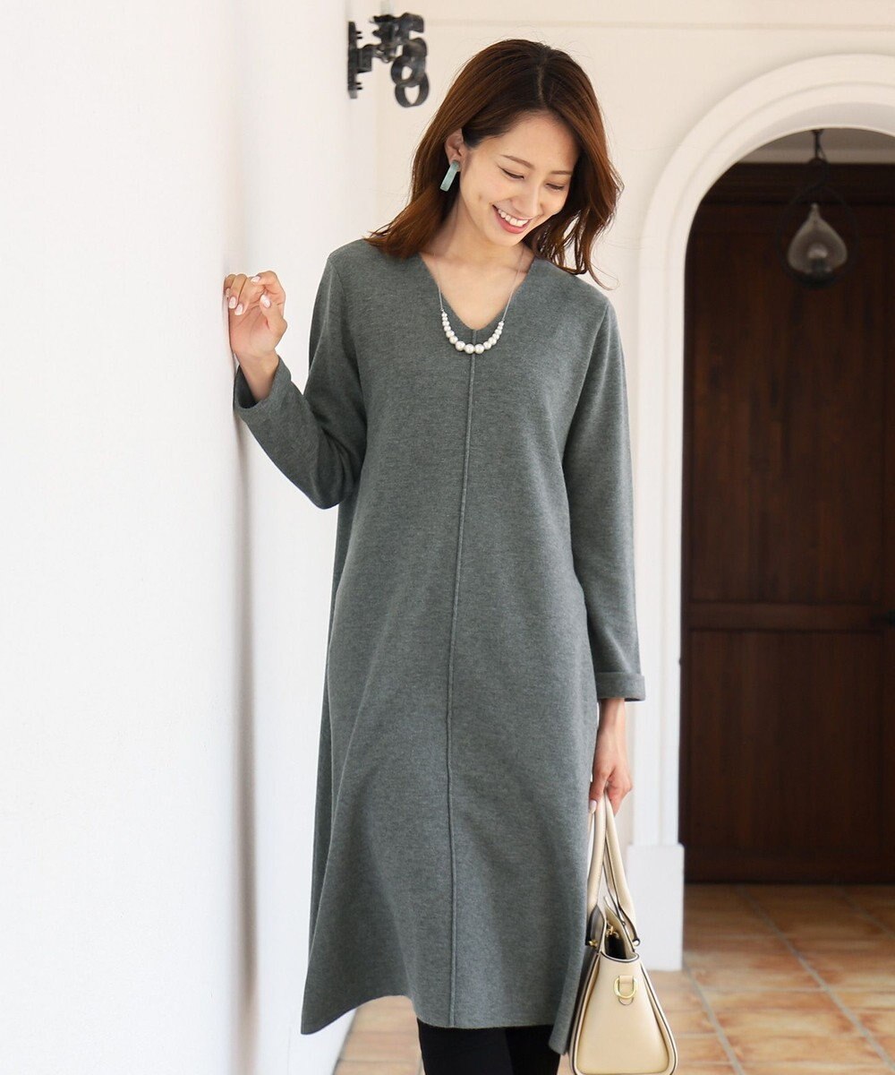 洗える 着こなしの幅が広がるvネックaラインニットワンピース Tiaclasseファッション通販 公式通販 オンワード クローゼット