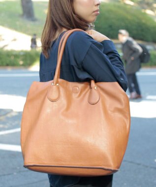 UNBILLION 【テレビ ドラマ着用アイテム】Otias シュリンクタイプ合皮トートバッグ キャメル