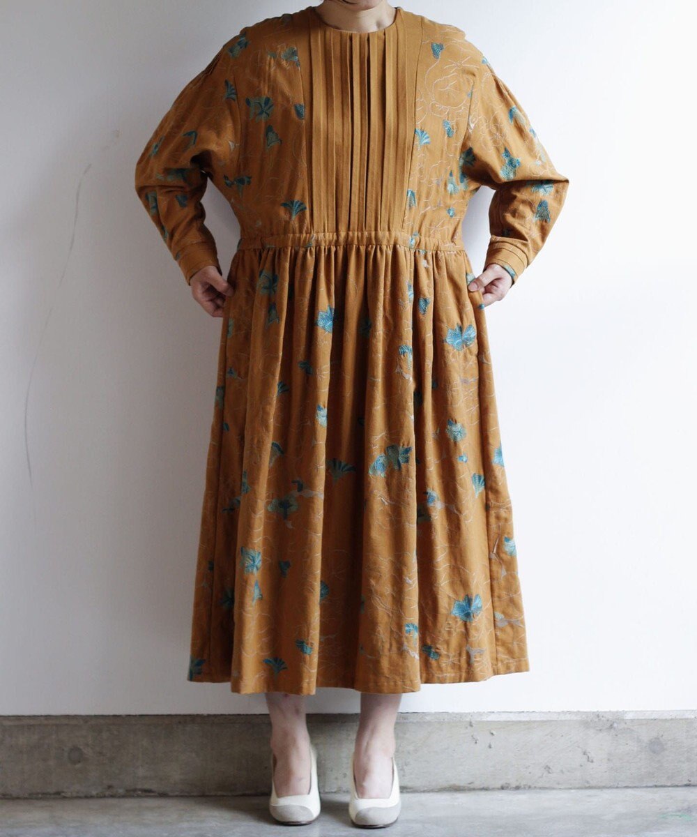 ナスタチュウムの花を刺繍したワンピースドレス Muucファッション通販 公式通販 オンワード クローゼット