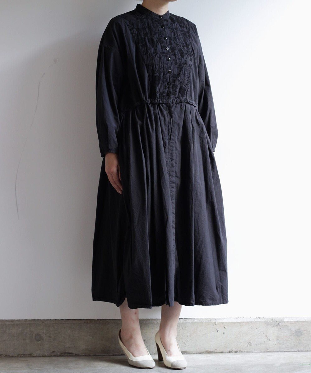 筆記帳刺繍の製品染ワンピースドレスコート ブラック 02
