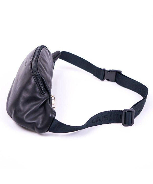 tsumori chisato CARRY ライトラム ボディバッグ　軽くてシンプル　しっとりとした手触りの羊革　サコッシュ　ウエストポーチ ブラック