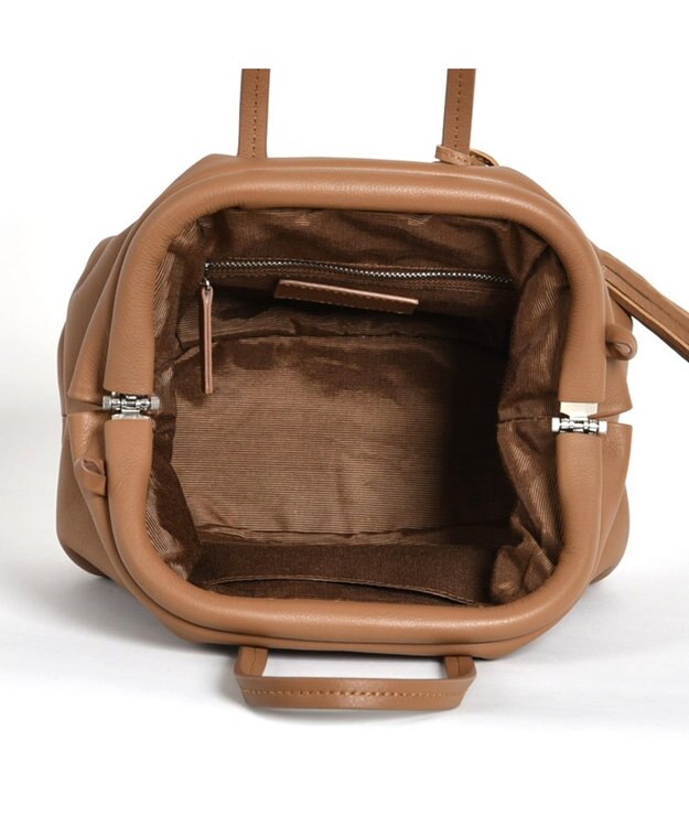 LA BAGAGERIE 【インスタグラマー・本郷智香子さんコラボ商品】フレームソフトレザーバッグ Sサイズ キャメル