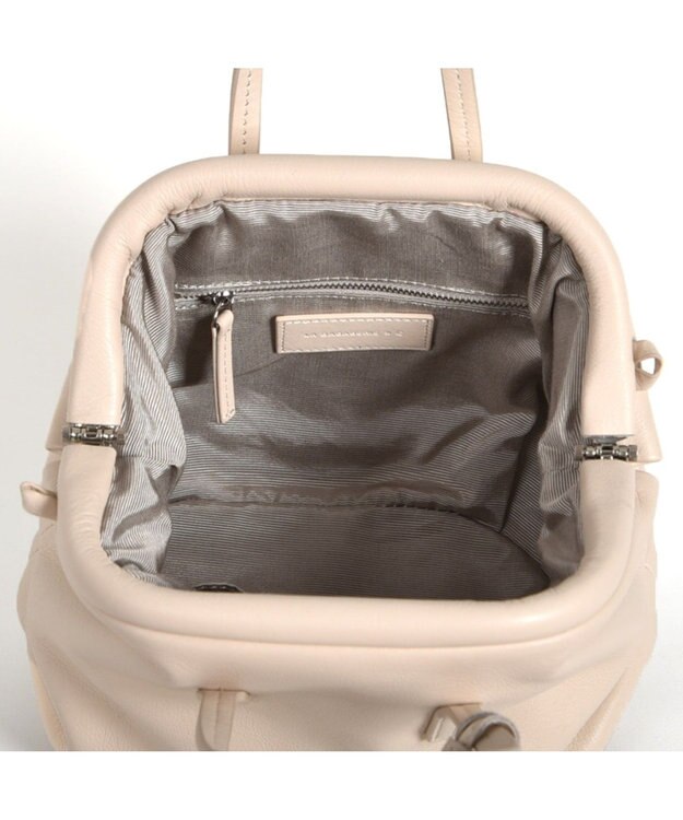 LA BAGAGERIE 【インスタグラマー・本郷智香子さんコラボ商品】フレームソフトレザーバッグ Sサイズ アイボリー